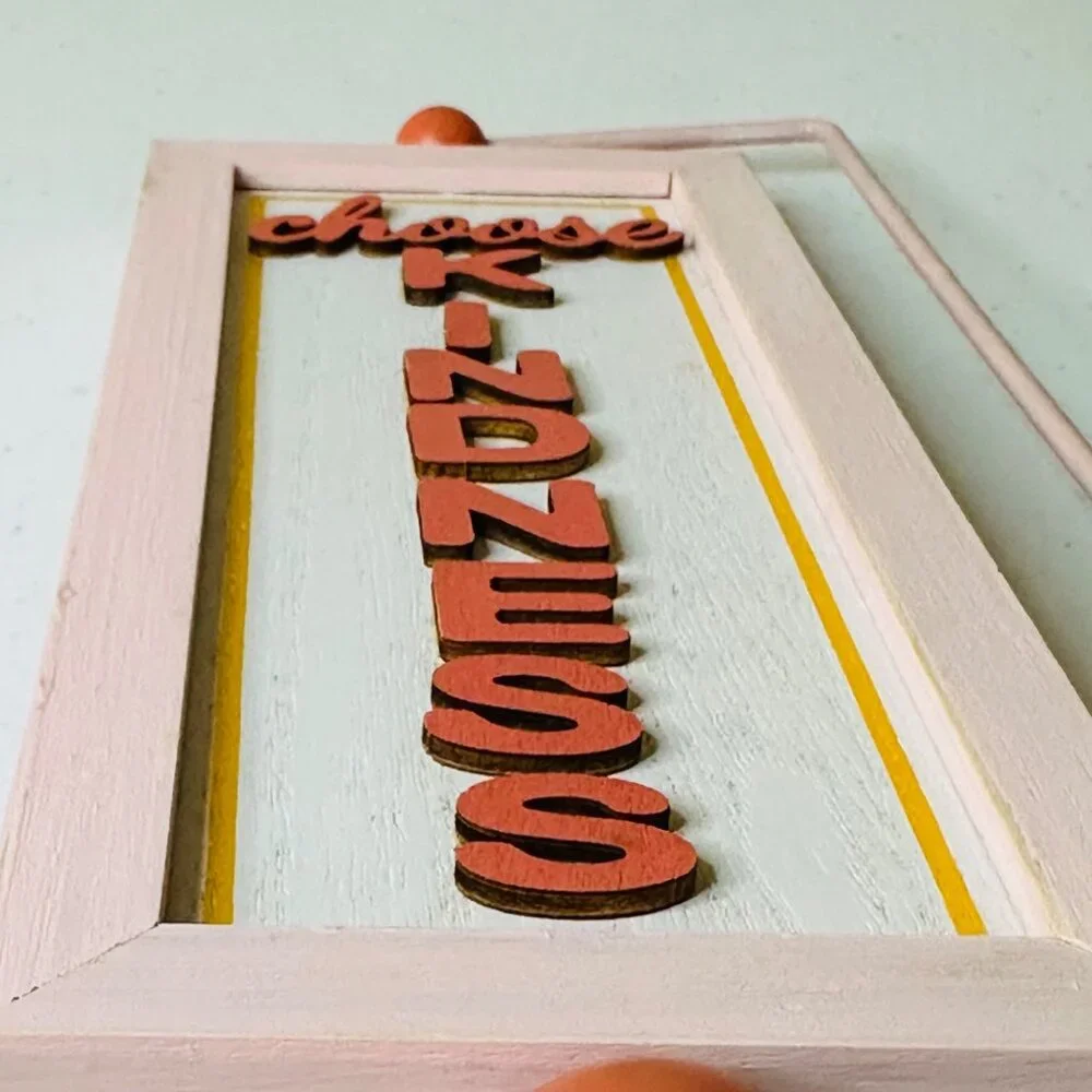 Reversible Sign With Messages "Choose Kindness" & "Be Our Guest" Home Decoration - Picture 10 of 12